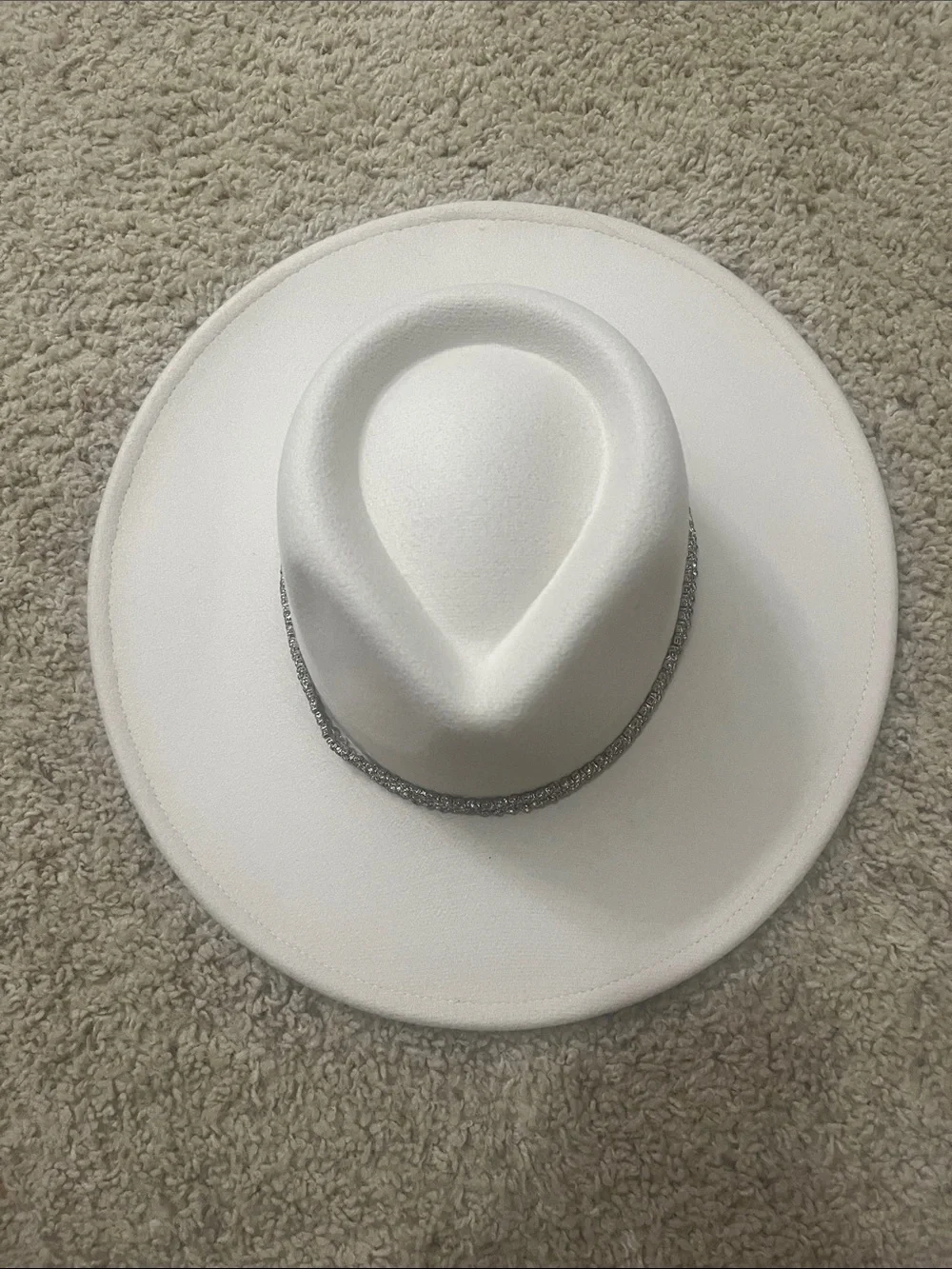 Ivory Wide-Brim hat with Silver Braided Band